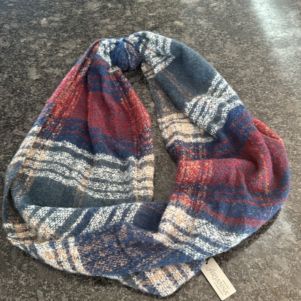 Ariana BRAND NEW WITH TAGS infinity scarf